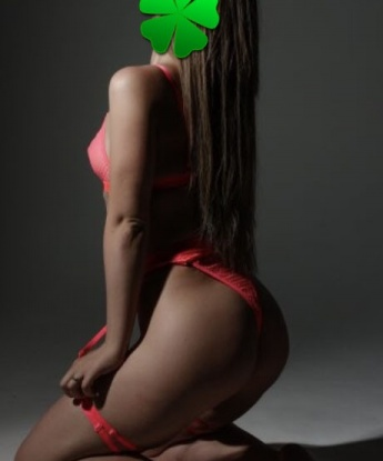 Стройная брюнетка с аппетитной фигурой готова разделить с тобой свои сокровенные желания. Открой для себя новые грани удовольствия в моих объятиях. 5320, 23 года